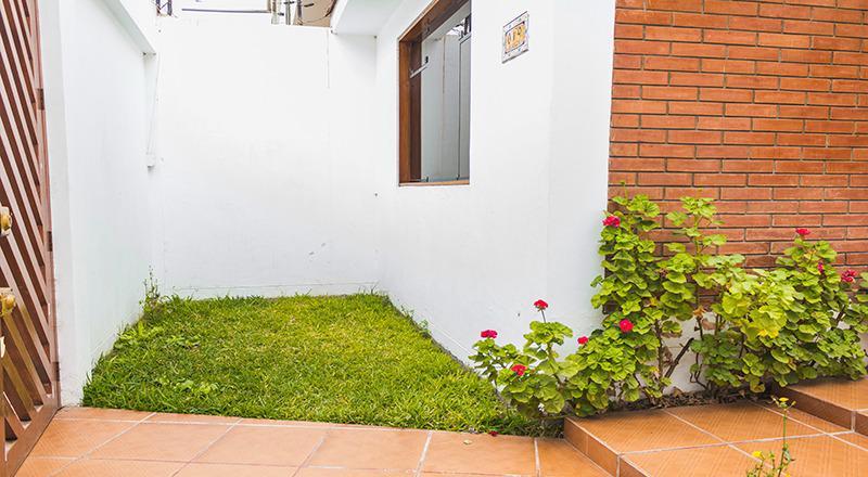 VENTA DE CASA EN LAS ACACIAS - URB. SANTA VICTORIA